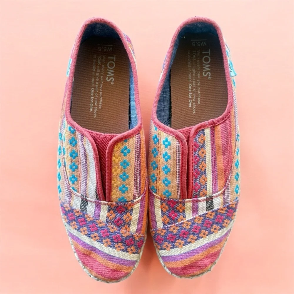 NWOT Tom’s Colorful Woven Patchwork Boho Slip-On Espadrilles Womens 5.5
